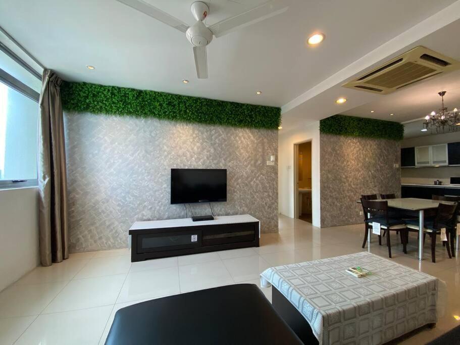 Ferienwohnung Spacious 3R,2R,Studio 5Min Walk To Time Square,Lalaport, Pool,Gym,Wifi Kuala Lumpur Exterior foto